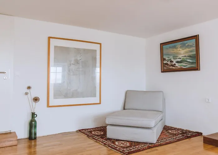 Ferienhaus Idyllisches Mit Teich *