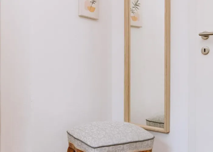 Idyllisches Mit Teich