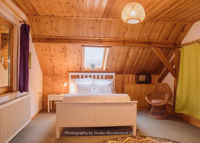 Idyllisches Mit Teich Wielings