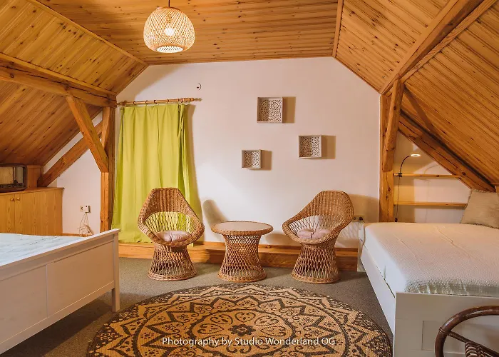 Idyllisches Mit Teich Ferienhaus